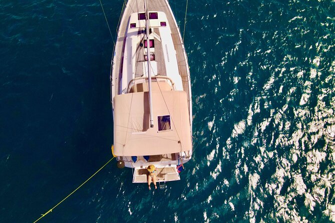 Christmas Cove and Pizza Pi Happy Hour Sail Tour - Inclusions