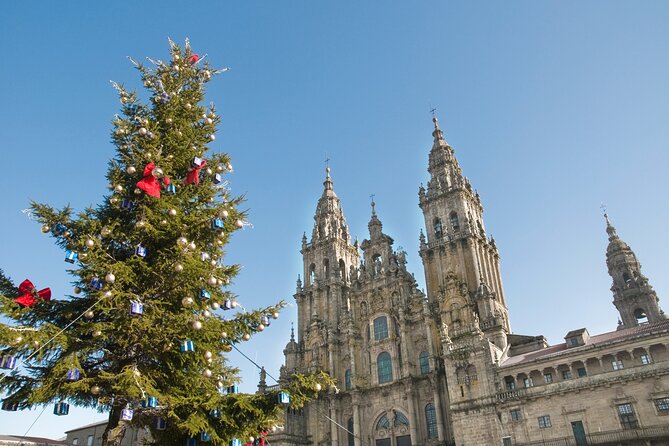 Christmas Enchantment: Walking Tour in Santiago De Compostela - Visit the Vibrant Marketplace