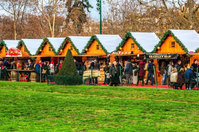 Christmas Exploration of Paris Walking Tour - Frequently Asked Questions