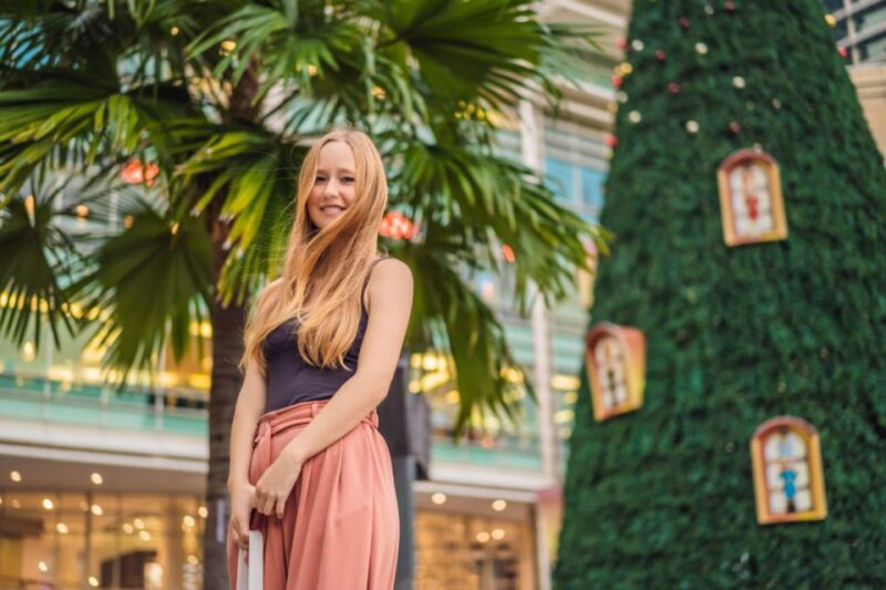 Christmas Fairy Tale in Monaco – Walking Tour - Group Size and Type