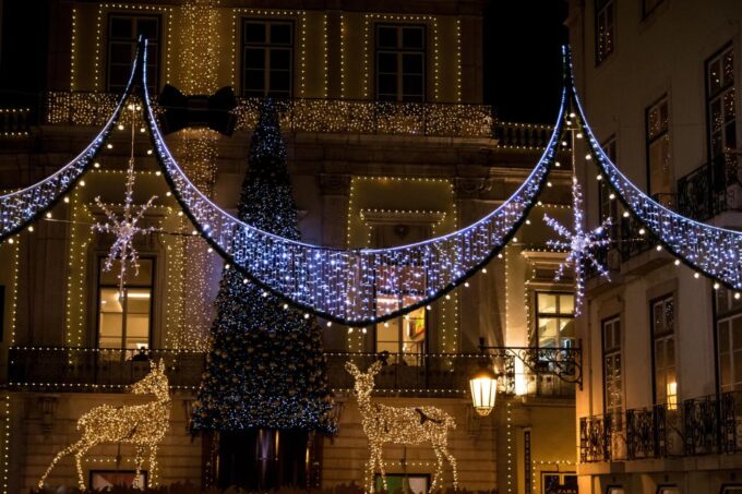 Christmas Lights Creative Photography in Lisbon - Booking Information