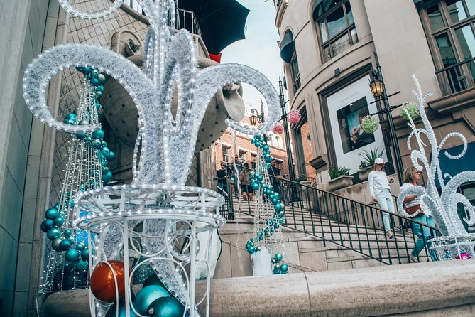 Christmas Lights in Beverly Hills - Private Guide and Free Coffee With Dessert - Customizable Itinerary
