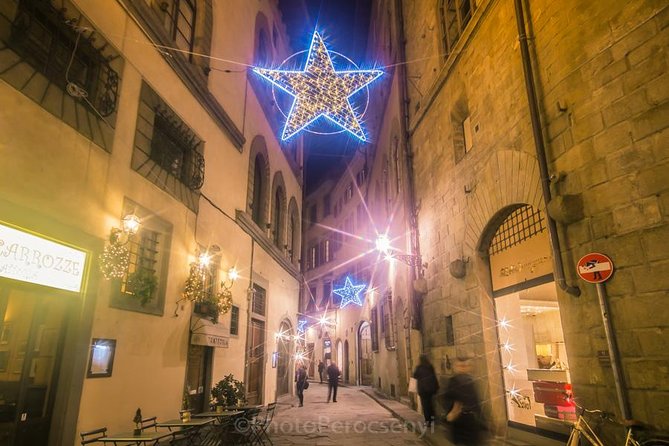 Christmas Lights Private Photo Tour in Florence - Exploring Florences Charm