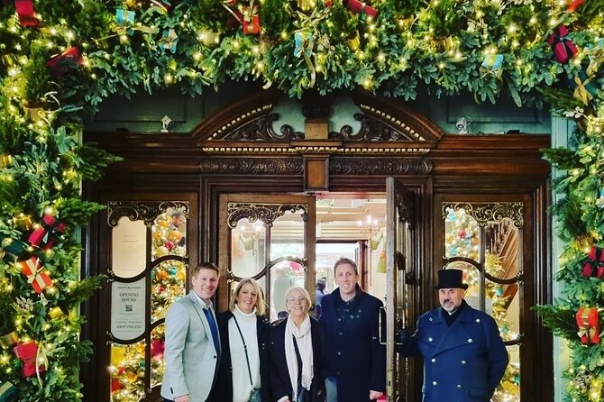 Christmas Lights Taxi Tour in London - Iconic Sights and Shops