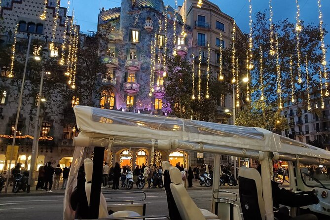 Christmas Lights Tour of Barcelona in Private Eco Tuk Tuk - Eco-Friendly Tuk Tuk Transportation