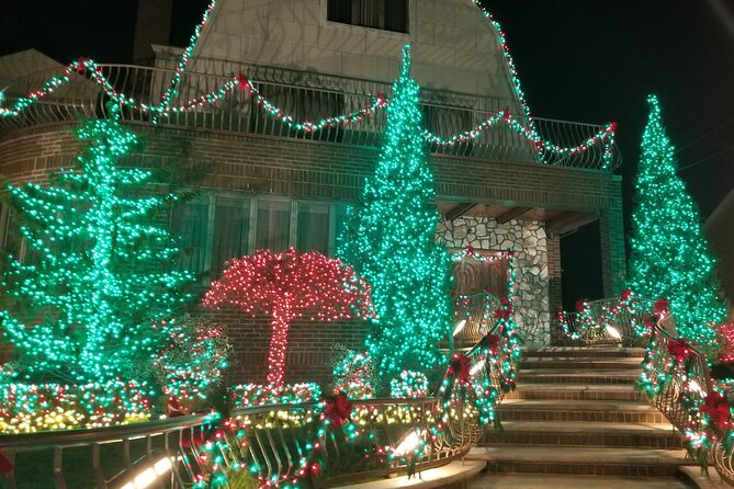 Christmas Lights Tour of Dyker Heights Brooklyn - Tour Details and Pricing