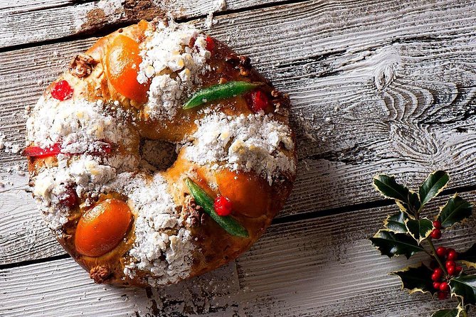 Christmas River Cruise With Typical Cake and Liquor - Accessibility and Additional Info