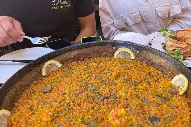 Christmas Tapas and Wine Tour in Valencia - Culinary Experience