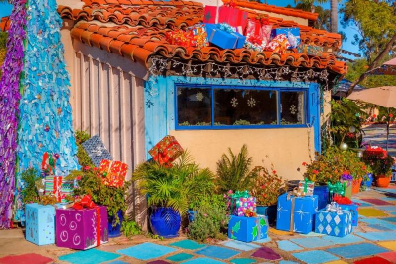 Christmas Time in San Diego – Walking Tour - Enchanting Light Displays