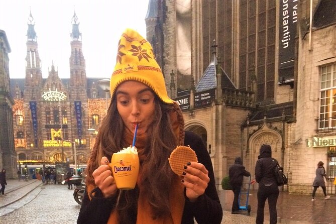 Christmas Walking Tour in Amsterdam - Starting the Tour