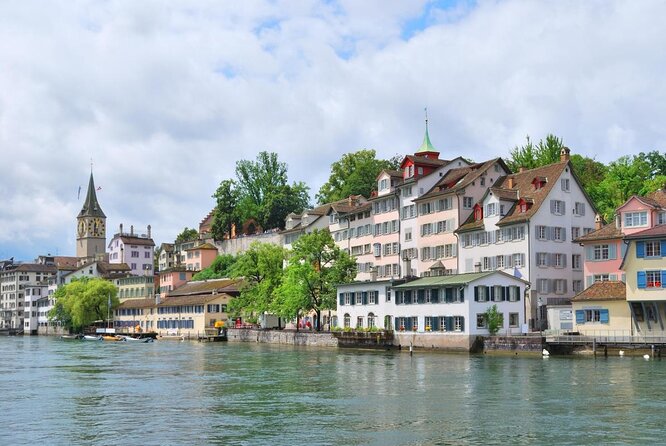 Christmas Walking Tour in Zürich: Exploring Holiday Charm - About Your Stay