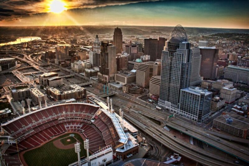 Cincinnati: Night Tour With Music and Sunset Boat Cruise - Immersive Nighttime Experience
