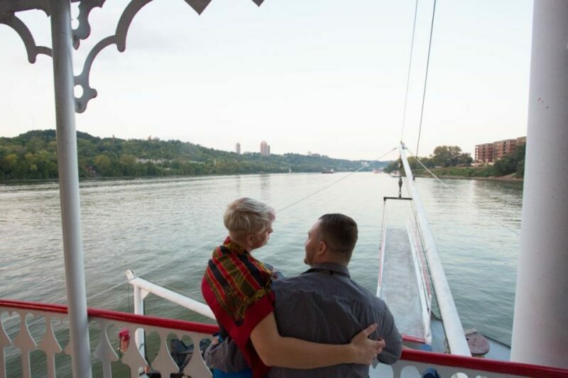 Cincinnati: Ohio River Cruise with Buffet Dinner - An In-Depth Look at the Ohio River Cruise Experience