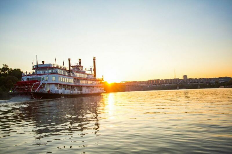 Cincinnati: Riverboat Cruise with Lunch and Entertainment - The Experience from a Travelers Perspective