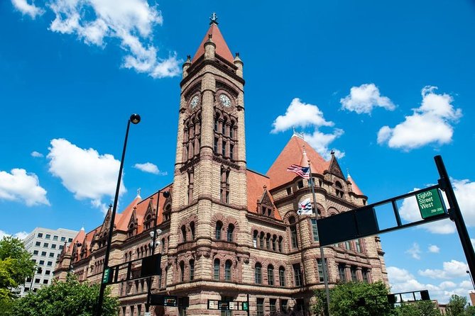 Cincinnati Scavenger Hunt: Cincys Grand City Sights - Key Points