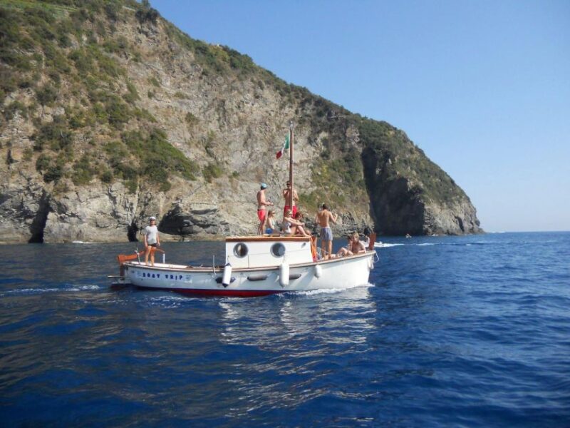 Cinque Terre: 2-Hour Private Boat Tour - What to Bring