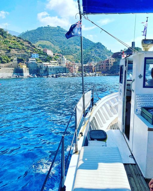 Cinque Terre Boat Tour With a Traditional Ligurian Gozzo - Boat and Amenities