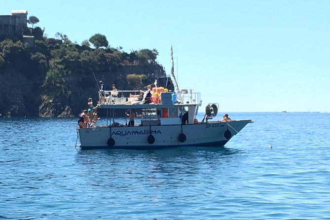 Cinque Terre Lunch Boat Tour - Inclusions and Amenities
