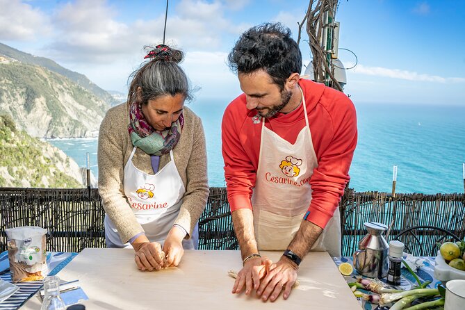 Cinque Terre: Pesto Cooking Class With Sea View in Riomaggiore - Overview of the Cooking Class