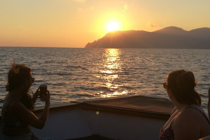 Cinque Terre Sunset Boat Tour - Experiencing the Italian Coastline