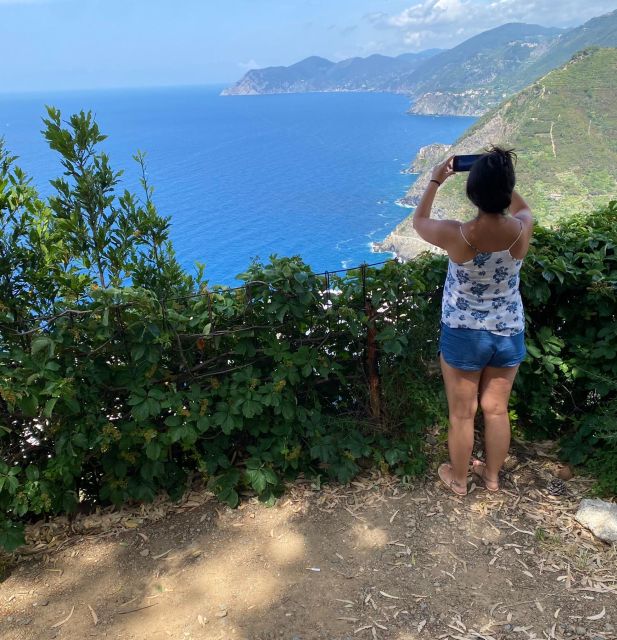 Cinque Terre Tour by Shuttle From Lucca, Pisa or La Spezia - Languages and Pickup