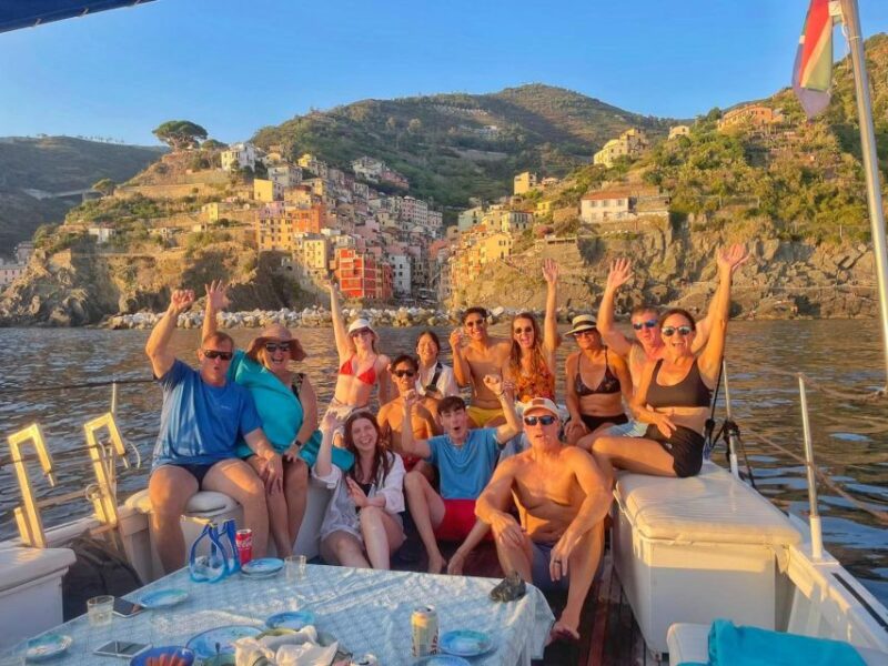 Cinqueterre Sunset Boat Tour on a Traditional Ligurian Gozzo - Itinerary Details
