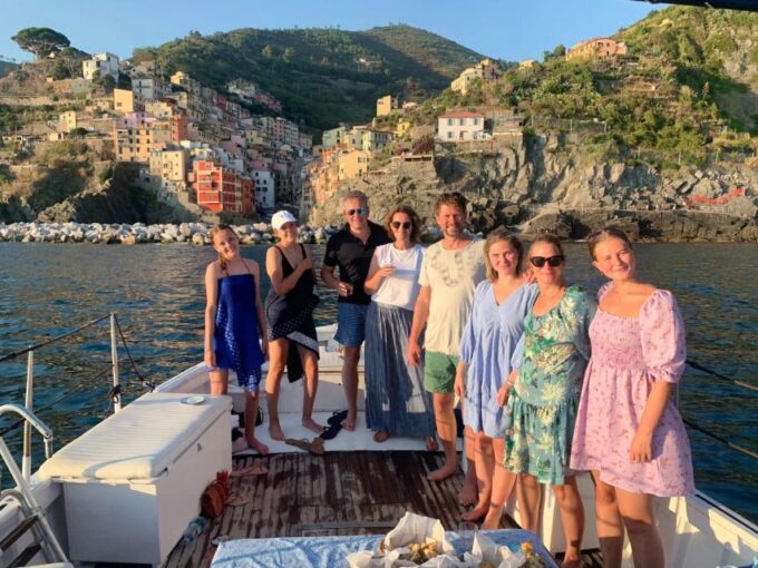 Cinqueterre Sunset Boat Tour on a Traditional Ligurian Gozzo - Activities and Refreshments