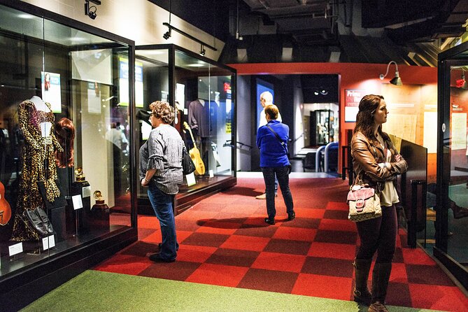 Circle Pass: Johnny Cash, Trolley Tour, Ryman, Ole Smoky, & More - Transportation and Accessibility