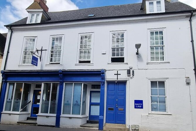 Cirencester's Tall Tales and Hidden History: A Self-Guided Audio Tour - The Towns Fascinating History