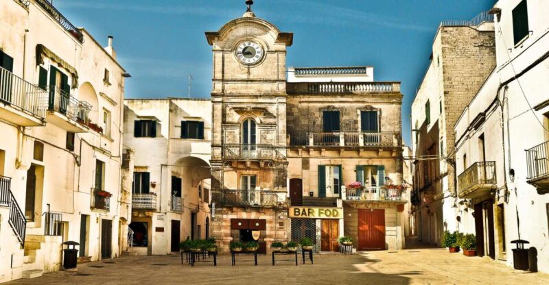 Cisternino: 2-Hour Authentic Italian Village Tour - Historic Buildings Explored