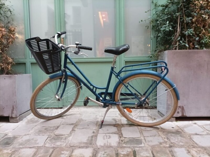 City Bike Rental in Paris (8h) - Key Points