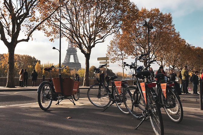 City Bike Tour on a Dutch Bike - Knowledgeable Guides