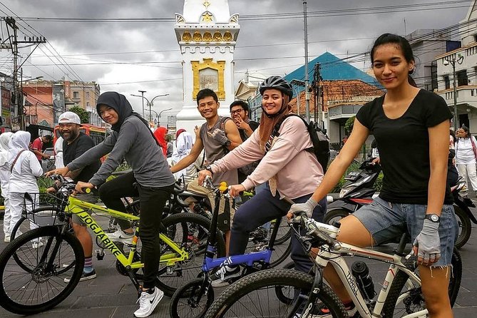 City Cycling Tour in Yogyakarta With English/Italian/French Guide - Pickup and Start Time