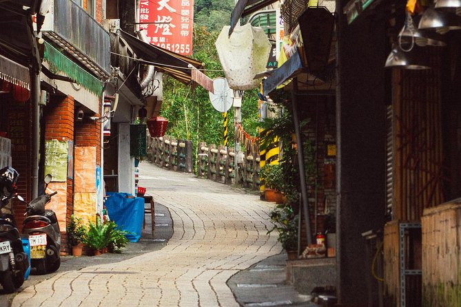 City Discovery: Pingxi, Shifen & Jiufen Private Day Trip - Itinerary Highlights