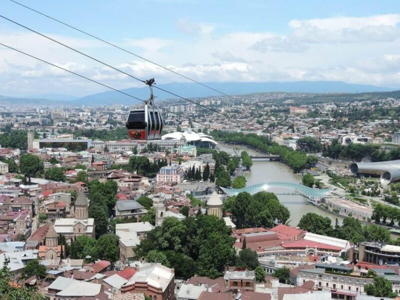 City Explorer Combo: Guided Walking Tour + Open Bus Tour" - Included Features