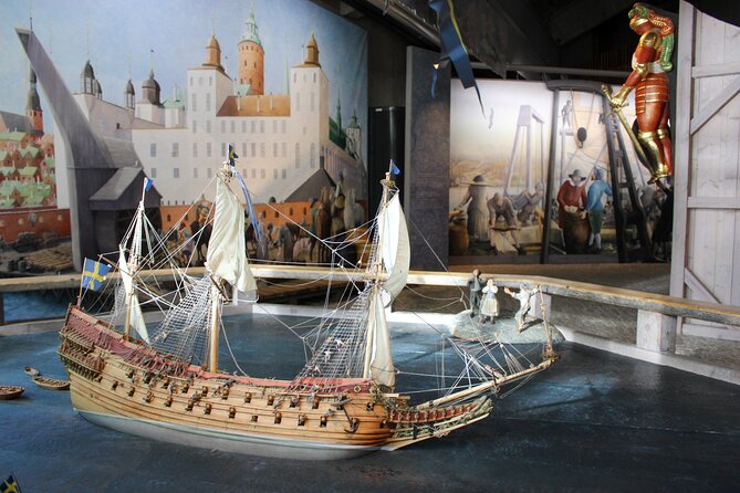 City Hall, Old Town & Vasa Museum - All-In-1 Guided Experience - Tour Logistics and Meeting Point