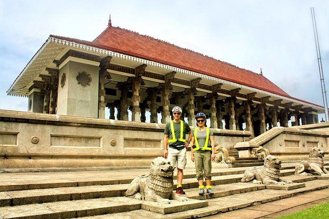 City Highlights Cycle Tour of Colombo - Meeting Point and Location