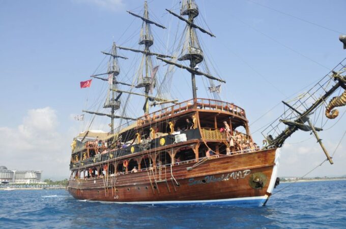 City of Side: Manavgat River Boat Lunch Cruise & Bazaar Tour - Exploring the Local Bazaar