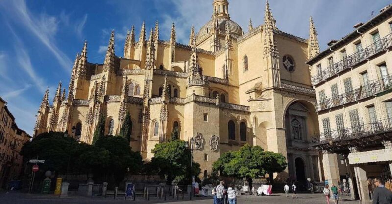 City on the Rock: Segovia Self-Guided Walking Tour - Audio Guide Features