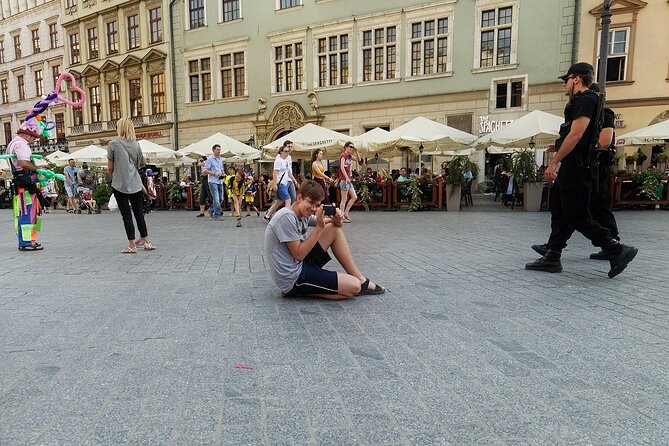 CITY QUEST Innsbruck: Uncover the Secrets of This City! - Navigating the Tour