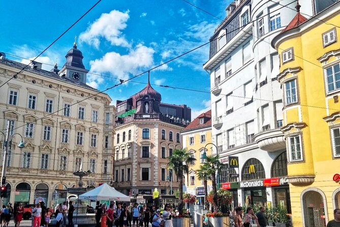CITY QUEST Linz: Uncover the Secrets of This City! - Map and Key Locations