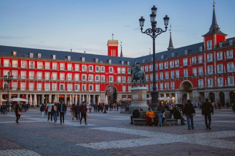 City Quest Madrid: Discover the Secrets of the City! - Treasure Hunt Clues and Puzzles