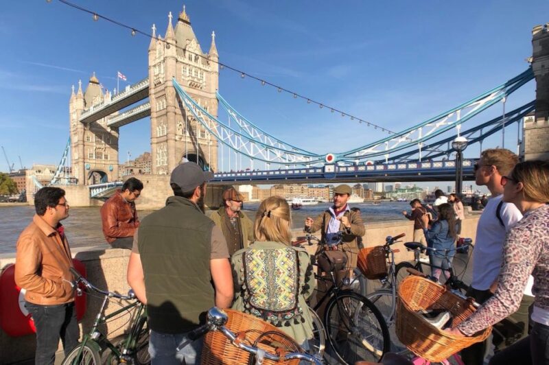 City & Secrets: Explore Londons Gems on a Calm Sunday - Experiencing Londons East End