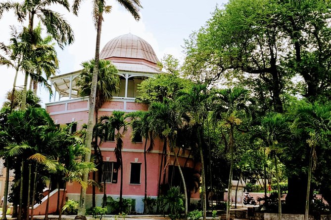 City Sight Seeing With Wine, Rum Cake and Conch Fritter Samples - Exploring New Providence Island