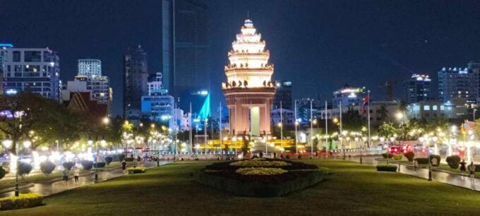 City Sites up in Lights Evening Tour - Pickup and Transportation