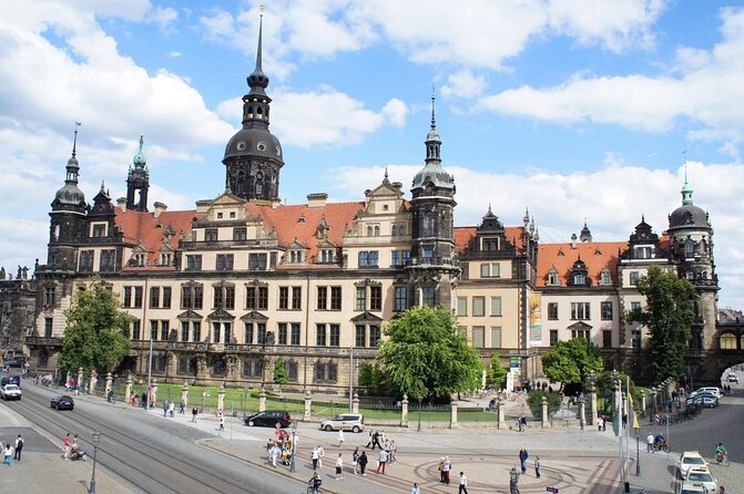 City Tour and Guided Tour in the New Green Vault and in the Semperoper - About Your Stay