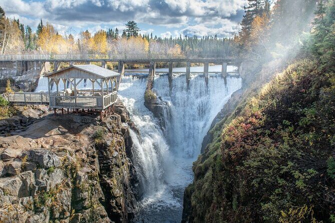 City tour and hiking to the Canyon and Waterfall in the Park - Key Points