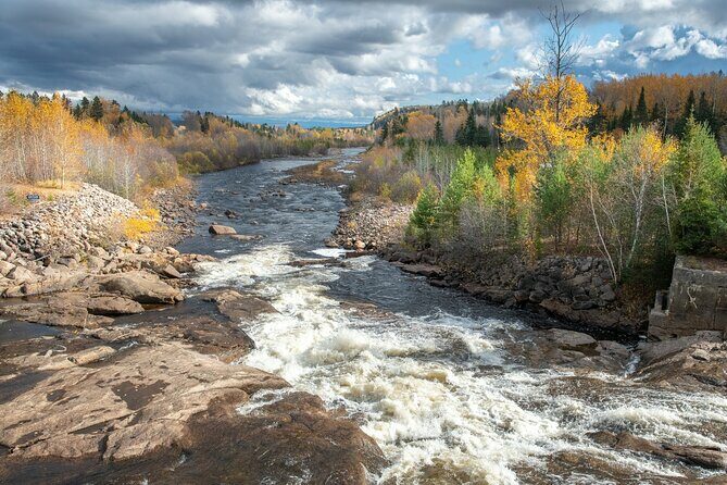 City tour and hiking to the Canyon and Waterfall in the Park - Authenticity and Local Flavor