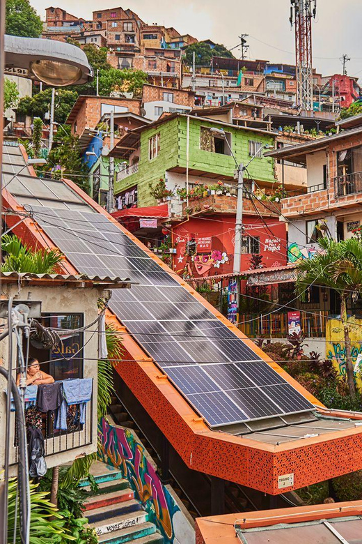 City Tour: Graffiti Tour Comuna 13 + Downtown Medellín - Cultural Immersion