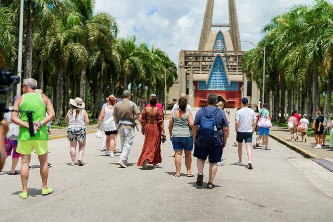 City Tour & Half-Day Safari Experiences - Key Points